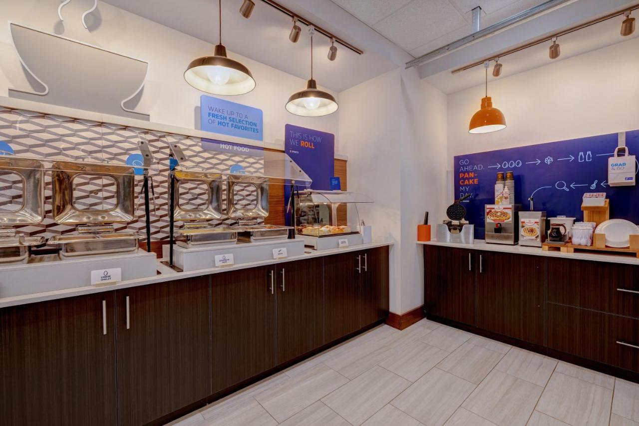 Holiday Inn Express & Suites - Grand Rapids South - Wyoming By Ihg エクステリア 写真