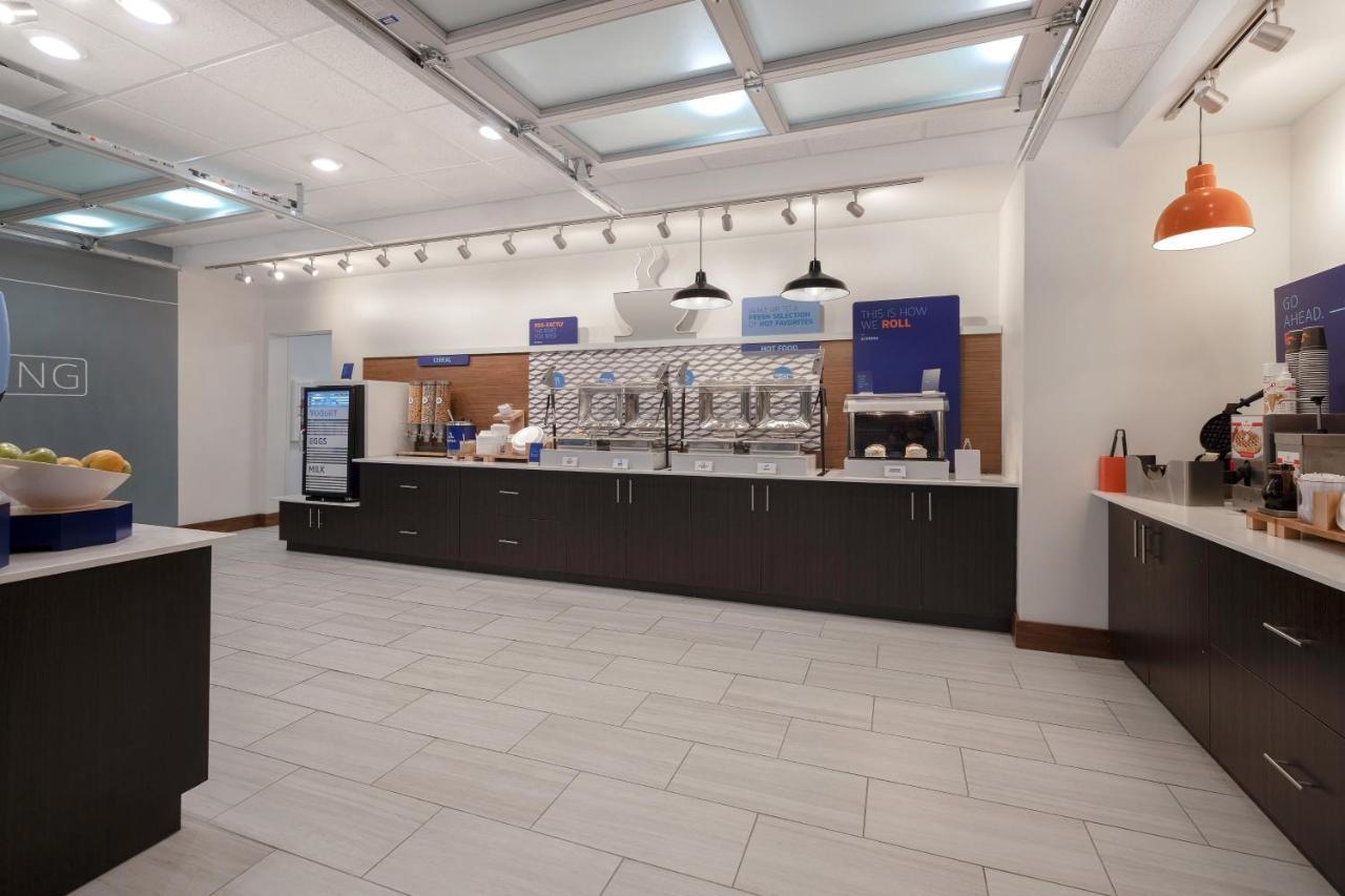 Holiday Inn Express & Suites - Grand Rapids South - Wyoming By Ihg エクステリア 写真
