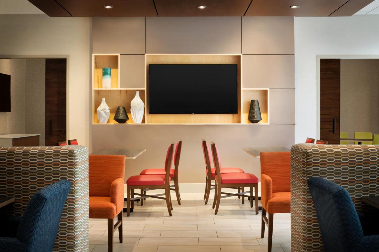 Holiday Inn Express & Suites - Grand Rapids South - Wyoming By Ihg エクステリア 写真